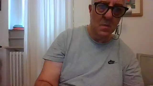 ANONIMO7735 Show in webcam