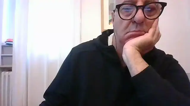 Show modela ANONIMO7735 na web-kameri