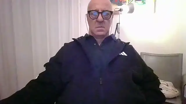 ANONIMO7735 Show in webcam