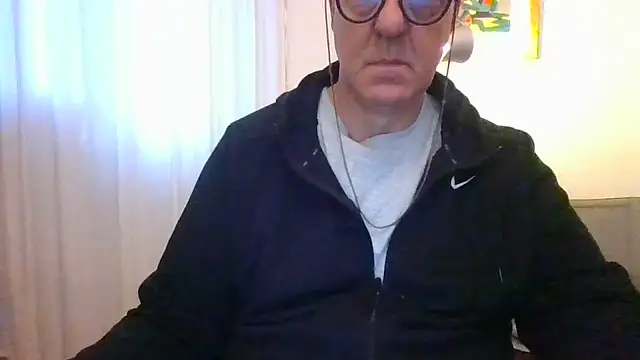 ANONIMO7735 Show in webcam