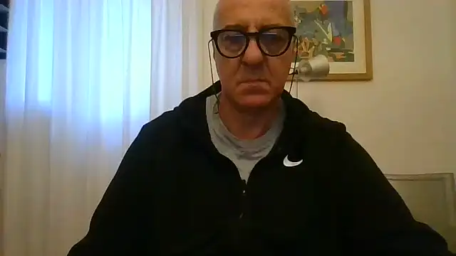 ANONIMO7735 Show in webcam