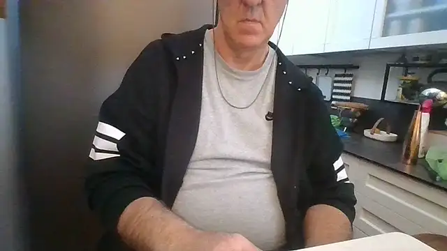 ANONIMO7735 webkamerás műsora