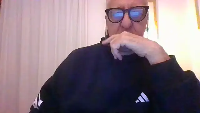 ANONIMO7735 Show in webcam