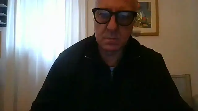 ANONIMO7735 Show in webcam