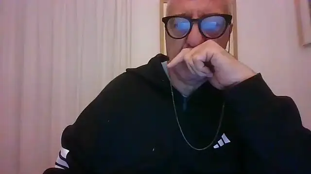 ANONIMO7735 Show in webcam