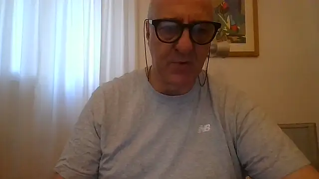 ANONIMO7735 Show in webcam