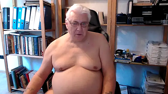 Show modela SchwanzhureXXL na web-kameri