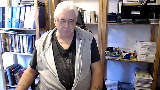 Show de SchwanzhureXXL na webcam