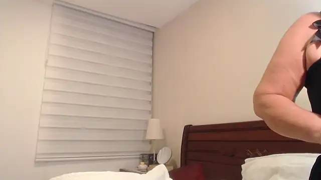 SelenaMILF's Webcam Show