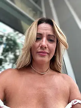 adya-aly – Live XXX-chat