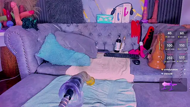 Pokazy przed kamerką – dailly_hot