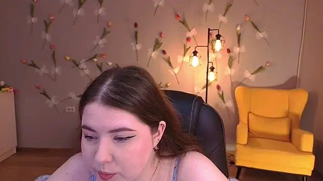 PixelGoddess Adlı Modelin Canlı XXX Sohbeti