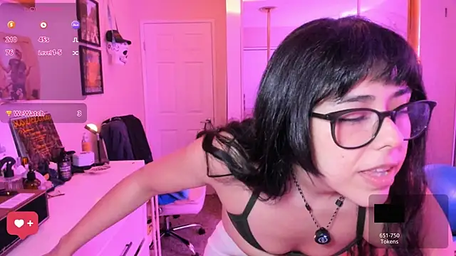 Evie-Luna's Webcam Show