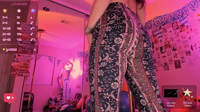 Evie-Luna Show in webcam