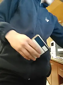 TommyMomentum Show in webcam