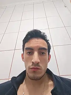 Show modela TommyMomentum na web-kameri