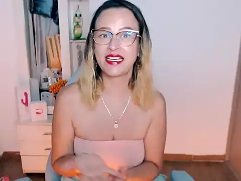 צ'אט XXX בשידור חי של BOREAL_MOON