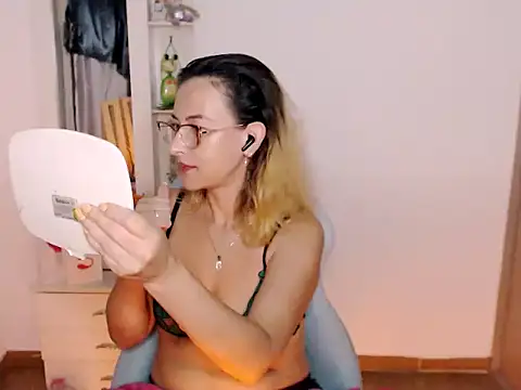 BOREAL_MOON Chat XXX live
