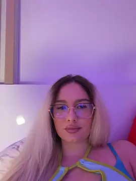 Show modela mollyxxx na web-kameri