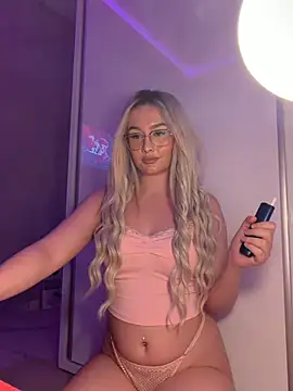mollyxxx Show in webcam