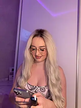 צ'אט XXX בשידור חי של mollyxxx