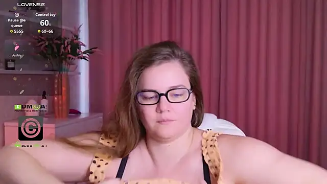KellyKleine live XXX chat