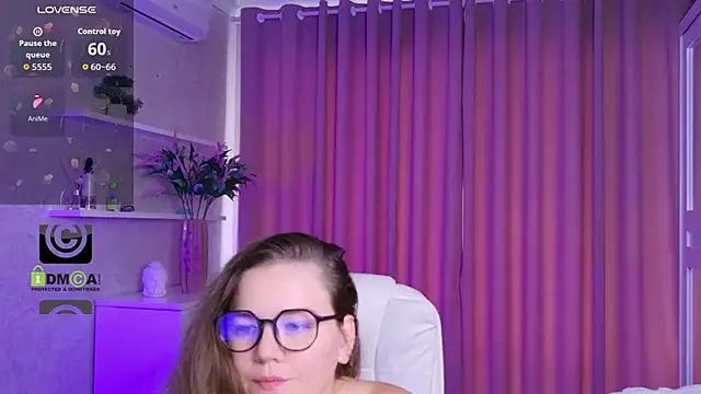 Онлайн чат XXX KellyKleine