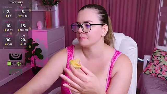 Chatroom XXX en direct de KellyKleine