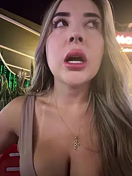 Alexa_seexy1 webkamerás műsora