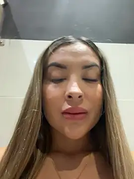 Alexa_seexy1's Live Chat Room