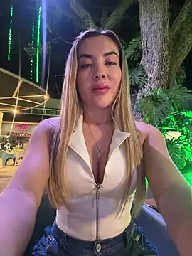 Alexa_seexy1のライブXXXチャット
