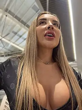 צ'אט XXX בשידור חי של Alexa_seexy1