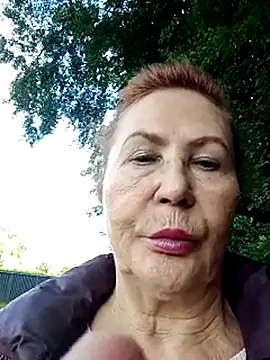 Hottie-Mom Webcam Show