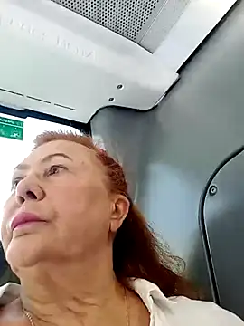 Chat +18 de Hottie-Mom ao vivo