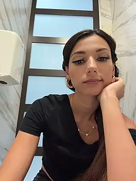 Pokazy przed kamerką – -_MiaQueen_-