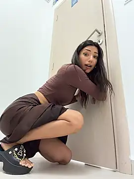 -_MiaQueen_- Webcamshow