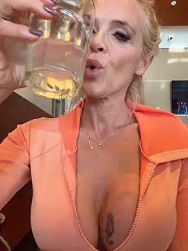 Reyna63 – Live XXX-chat