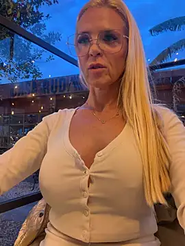 Reyna63 网络视讯表演