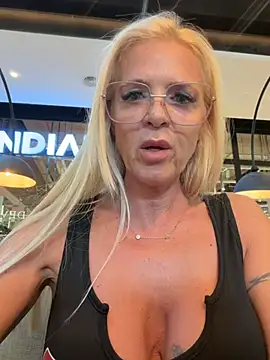 Webkamerová show Reyna63