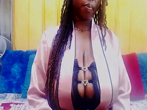 Bustydiva88 Adlı Modelin Canlı XXX Sohbeti