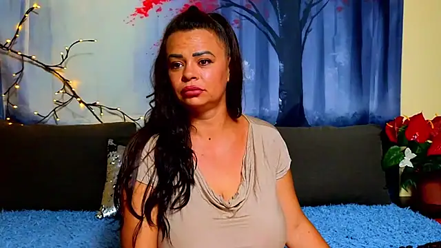 ElizabethEven Adlı Modelin Canlı XXX Sohbeti