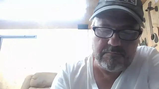 Luvslave7: διαδικτυακό σόου στην κάμερα