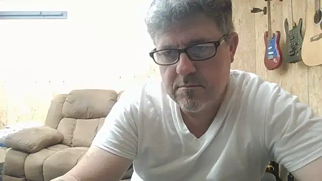 Luvslave7: διαδικτυακό σόου στην κάμερα