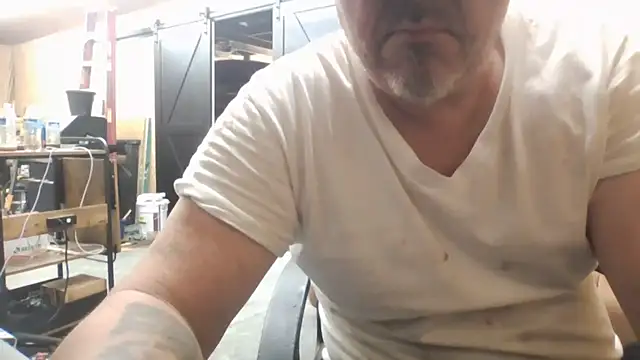 Luvslave7 Show Webcam