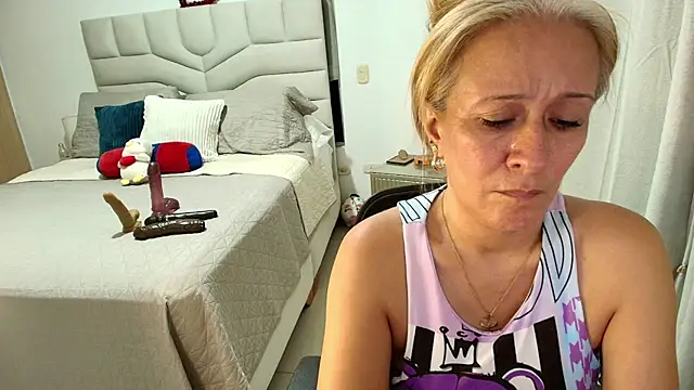 Chat XXX en directo de Naty_Stone