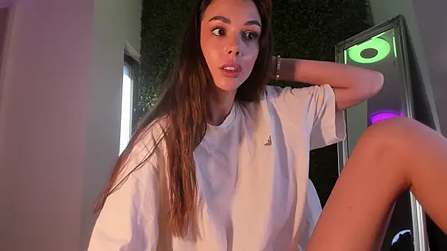 צ'אט XXX בשידור חי של realhotfallingdevil