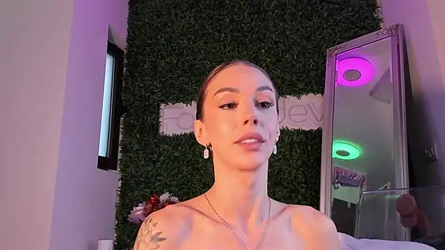 צ'אט XXX בשידור חי של realhotfallingdevil