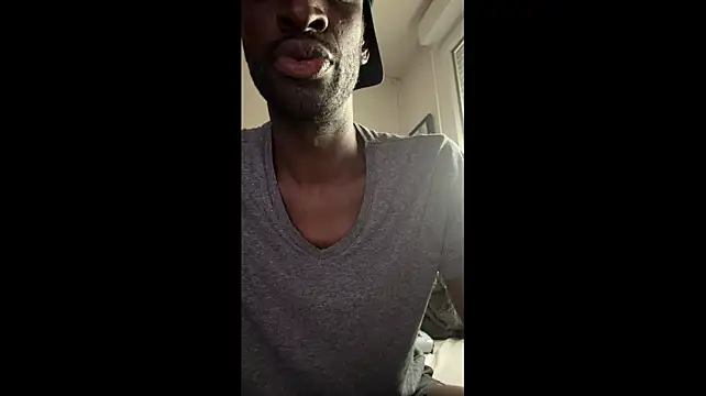 malik75_sexy webkamerás műsora