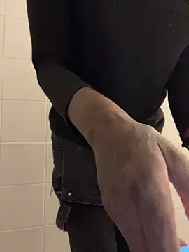 malik75_sexy Show in webcam