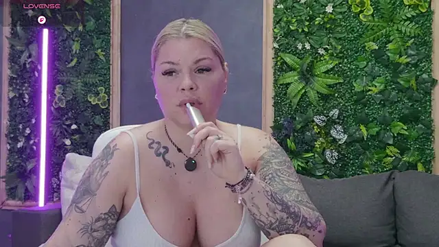 Chatroom XXX en direct de Issa_Jo